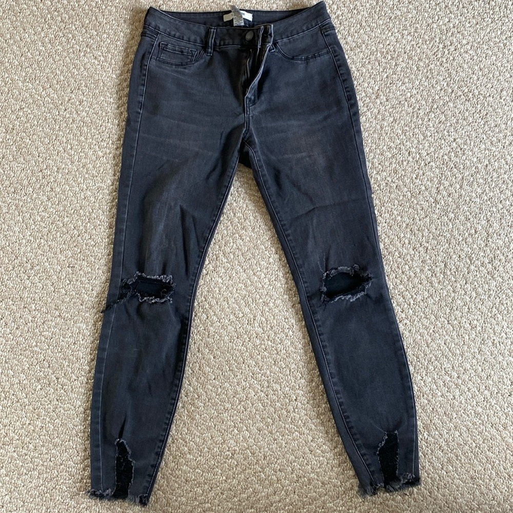 Refuge Black Ripped Jeans